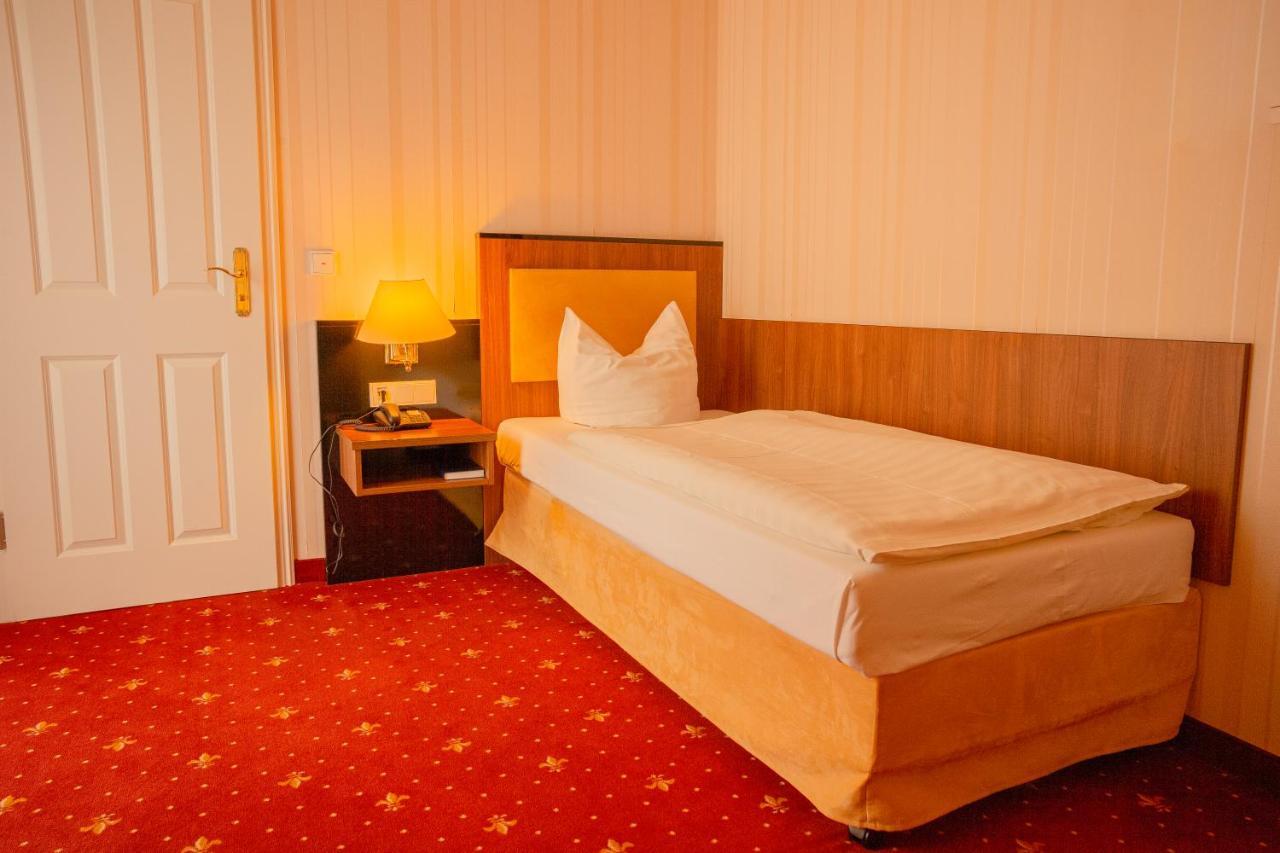 Alte Landratsvilla Hotel Bender Westerburg  Eksteriør billede